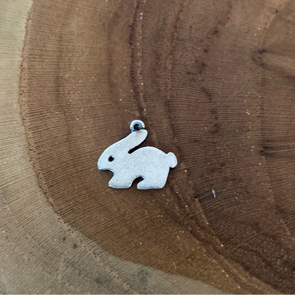 RETIRED James Avery flat bunny rabbit charm, sterling silver 🥕